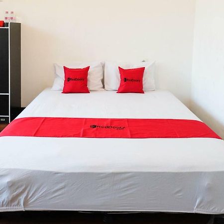 Reddoorz Near Ahmad Yani Airport 3 Hotel Semarang Luaran gambar