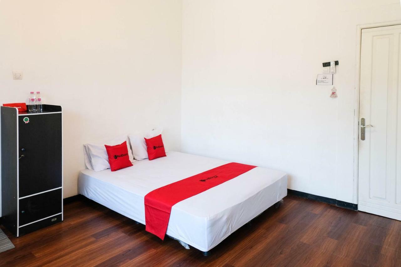 Reddoorz Near Ahmad Yani Airport 3 Hotel Semarang Luaran gambar
