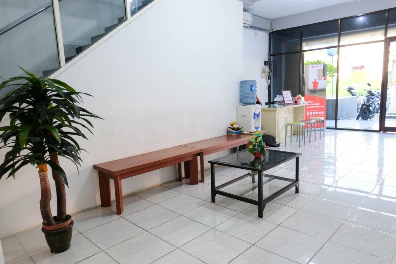 Reddoorz Near Ahmad Yani Airport 3 Hotel Semarang Luaran gambar