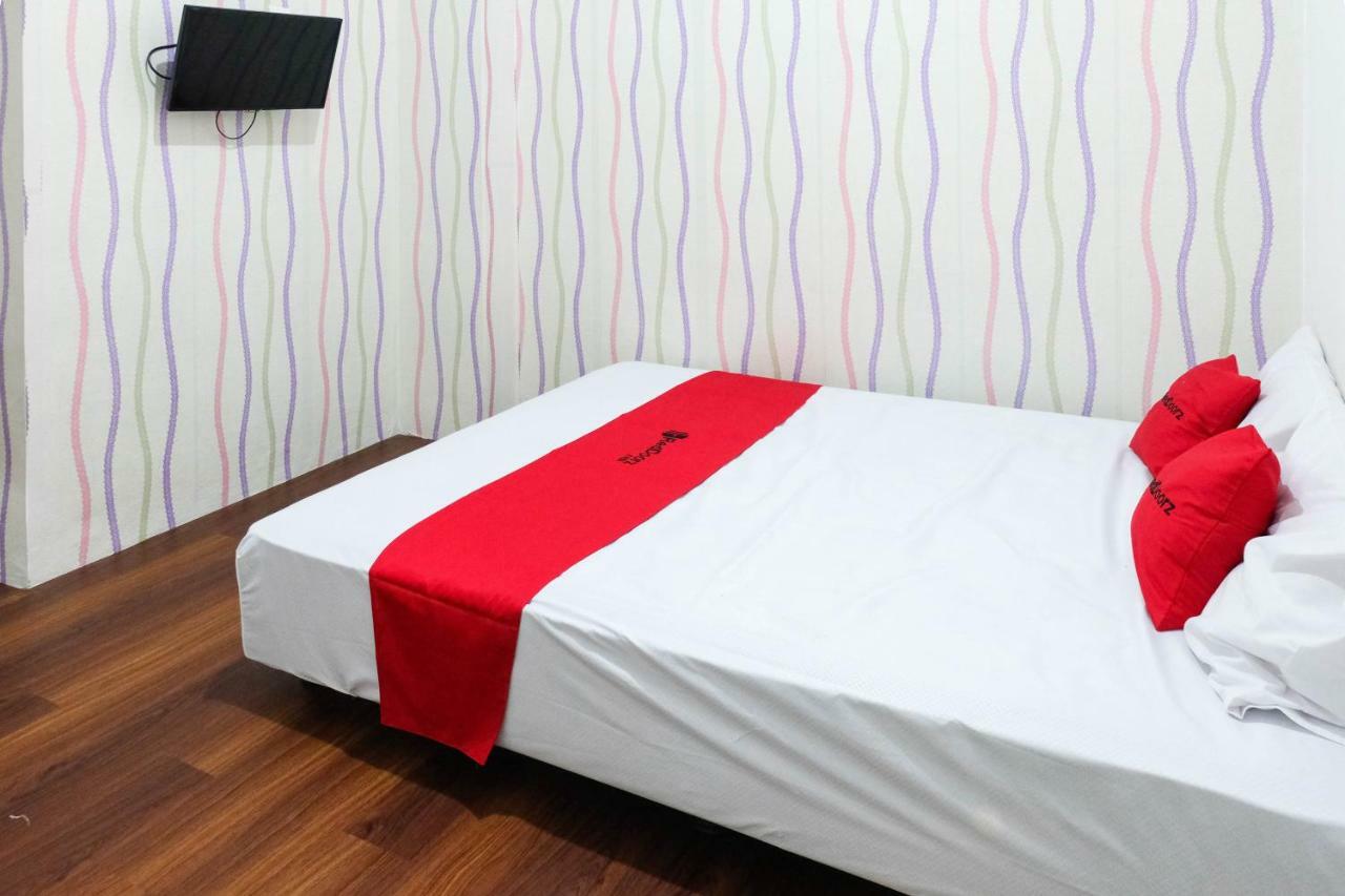 Reddoorz Near Ahmad Yani Airport 3 Hotel Semarang Luaran gambar