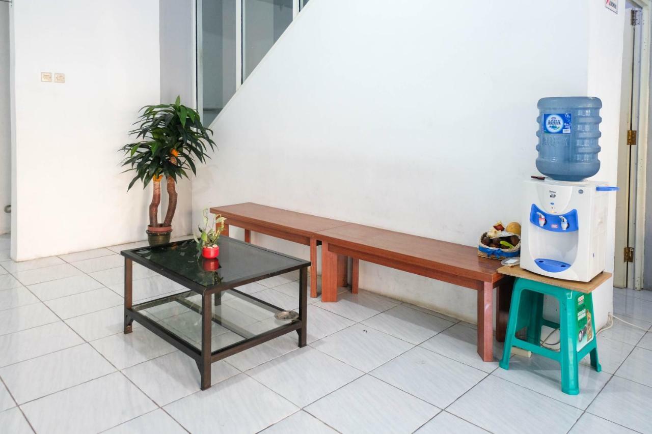 Reddoorz Near Ahmad Yani Airport 3 Hotel Semarang Luaran gambar
