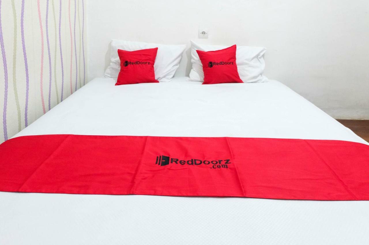 Reddoorz Near Ahmad Yani Airport 3 Hotel Semarang Luaran gambar